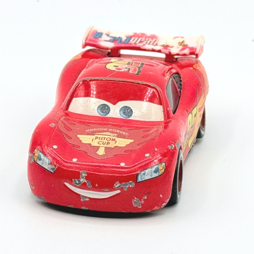 Disney Pixar Cars Lightning McQueen World Grand Prix Diecast Red Race Car 95